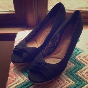 Black heels with cushion insoles